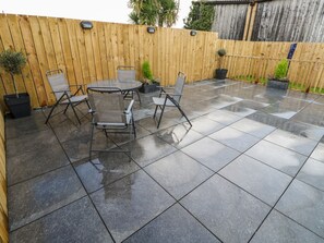 Outdoor dining - Puffins Rest is in Goldsithney (Penzance)