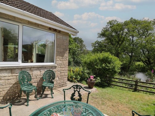Nuthatch Cottage at Riverside Lodge, Rhayader