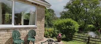 Nuthatch Cottage at Riverside Lodge, Rhayader