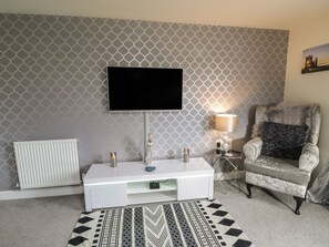 Living area - Woodside View, Whitby (Whitby)
