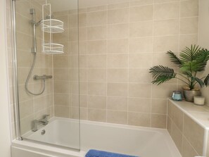 Shower - Woodside View, Whitby (Whitby)