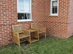 Terrace/patio - Woodside View, Whitby (Whitby)