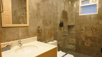 Superior Cottage, Balcony, Mountain View | Bathroom