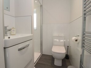 Shower - 43 Brook Street, Skipton 2 bed (Skipton)
