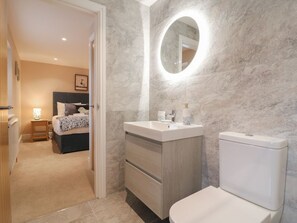 Shower - The Coach House, Holloway (Matlock)