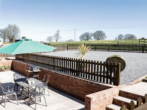 Outdoor dining - The Cider House, Leominster (Leominster)