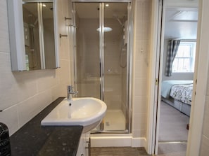 Shower - Moorhen Cottage, Ludlow (Ludlow)