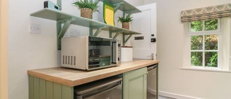 Dishwasher, high chair