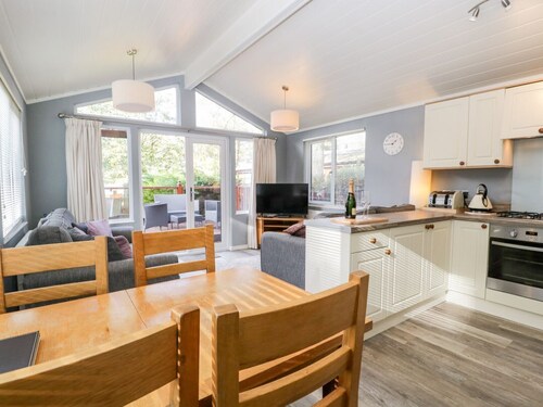 Wansfell Lodge, White Cross Bay