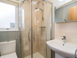Bathroom - Wansfell Lodge, White Cross Bay (Windermere)