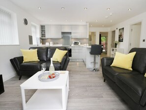 Living area - Contemporary Apartment 1 in Whitby (Whitby)