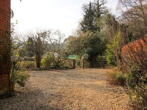 Property grounds - Beau Cottage, Bewdley (Bewdley)