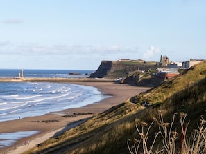 Beach nearby - Stunning Marina View in Whitby (Whitby)
