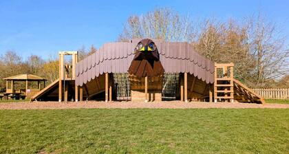 Oak Lodge, Rosliston
