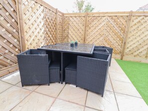 Outdoor dining - 23 Ryden Avenue, Cleveleys (Thornton-Cleveleys)