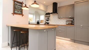 Dishwasher, highchair