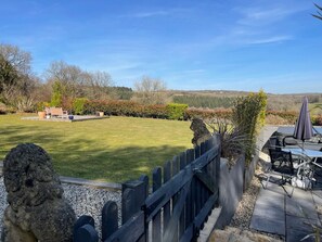 Outdoor dining - The Retreat, Bodmin, Cornwall. (Bodmin)