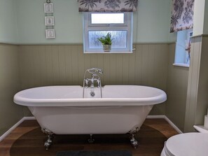Shower - The Cottage, Tetbury (Tetbury)