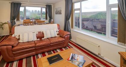 Fenny Marina Cottage, Fenny Bentley