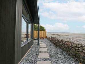 Terrace/patio - Driftwood Cottage nr Ulverston (Ulverston)