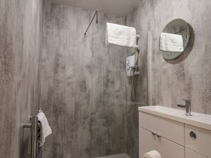 Shower - 4 Boulby Bank Top, Whitby. TV. (Whitby)