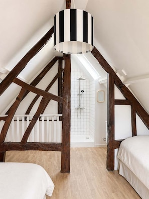 7 bedrooms, WiFi
