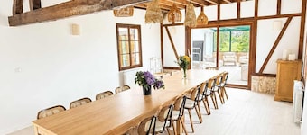 Normandy Villa — Private Padel Court & Heated Pool, 90 min from Paris