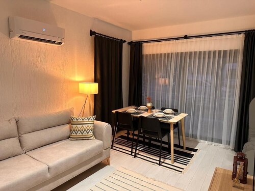 MANDARİN SUİTE 2+1 Family Apartment - 200m Walking Distance to the Beach -
