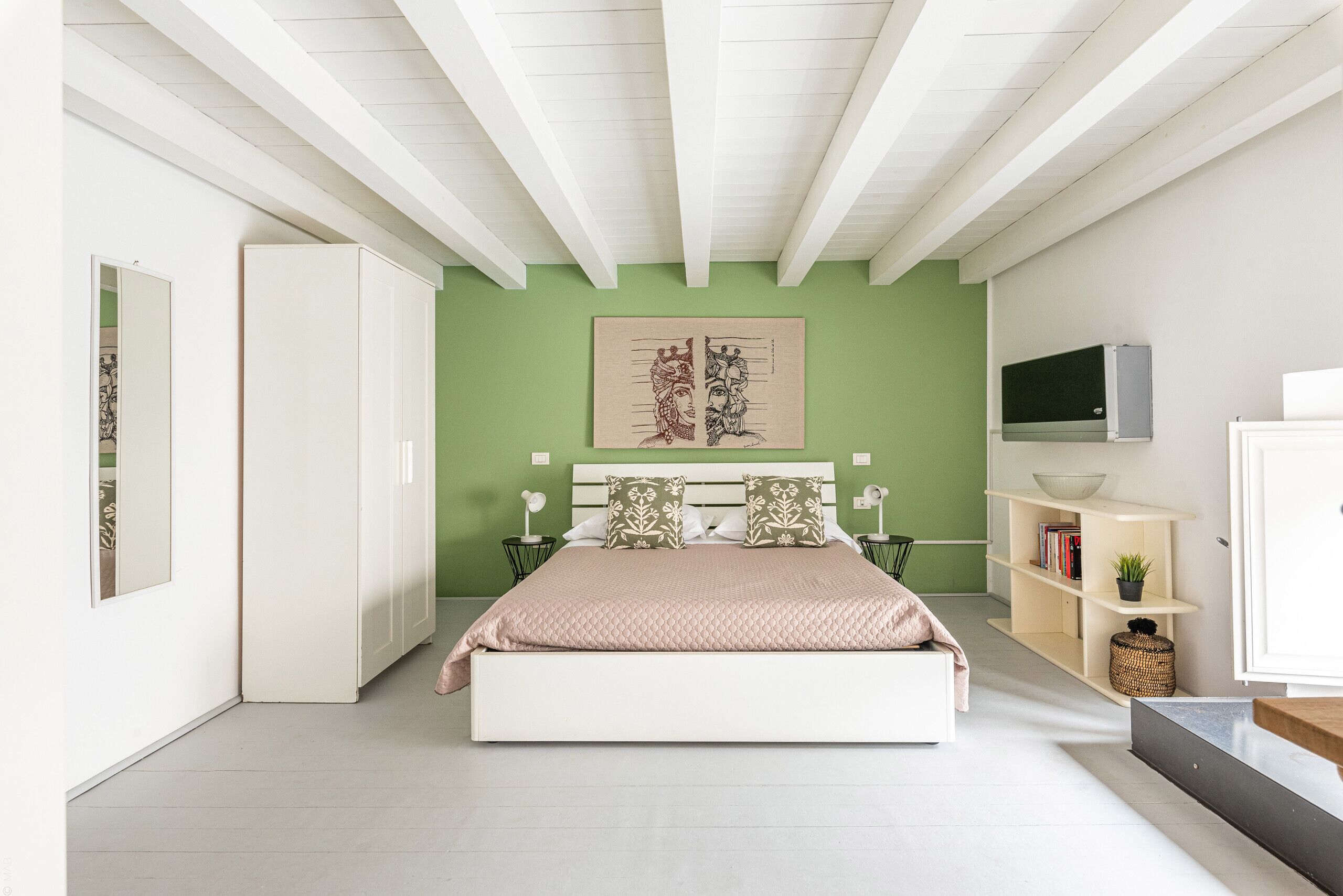 5 bedrooms