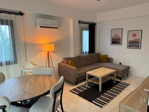 Living area - ORANGE SUİTE 2+1 Family Apartment - 200m Walking Distance to the Beach (Kemer)