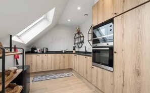 Fridge, microwave, oven, stovetop - Divino Haven - comfortable stay at the Kaai of Nieuwpoort (Nieuwpoort)