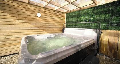 Countryside Retreat with Hot Tub & Playground