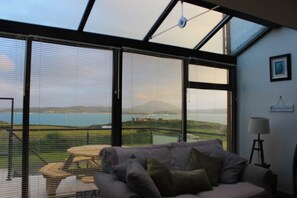 Living area - Atlantic View Retreat (Sleeps 6,Pet Friendly,Wifi) (Downings)