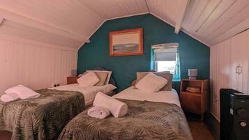 2 bedrooms, iron/ironing board, travel cot, WiFi