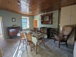 Dining - Sea View Cottage, Pet Friendly, Quiet, Peaceful (Fanad)