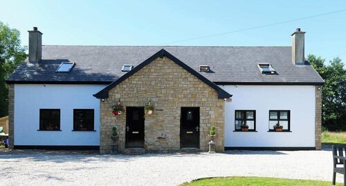 4BR Workers Accommodation | Sleeps 7 | Wi-Fi