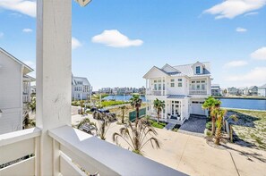 Property grounds - Coastal Cottage Steps from Premier Amenities & Beach @ Cinnamon Shore South (Port Aransas)