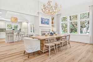 Dining - 10 Wood Ibis: A NEW BESTNEST by Beverly Serral (Hilton Head Island)