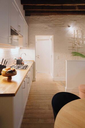 Kühlschrank, Mikrowelle, Geschirrspüler