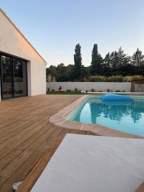 Outdoor pool - VILLA IN PROVENCE WITH LARGE SWIMMING POOL (Saint-Cannat)