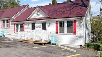 Standard Room, 2 Double Beds | Exterior
