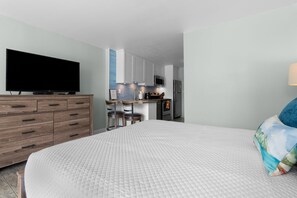 Iron/ironing board, free WiFi, bed sheets - Comfy studio in Heart of Waikiki! Quick walk to beach, close to Ala Moana! (Honolulu)