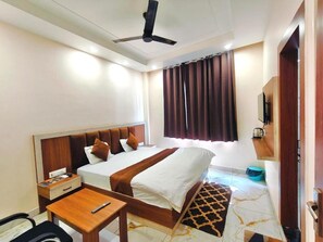 Habitación triple Confort, vista a la ciudad