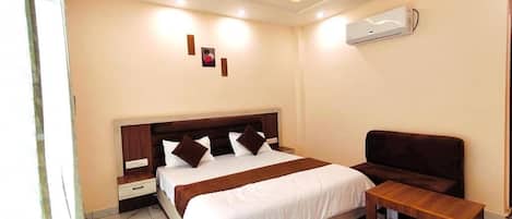 Deluxe Double Room, City View