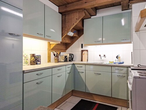 Bel appartement pour 4 personnes avec WIFI, TV, terrasse, animaux admis et vue panoramique