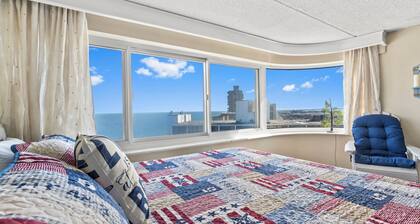 Atlantis Oceanfront Studio w Panoramic Views w pool and Free Linens