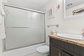 Hair dryer - Atlantis Oceanfront Studio w Panoramic Views w pool and Free Linens (Ocean City)
