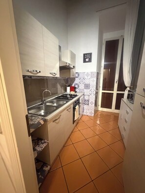Private kitchen - Spacious apartment near the port and station (Civitavecchia)