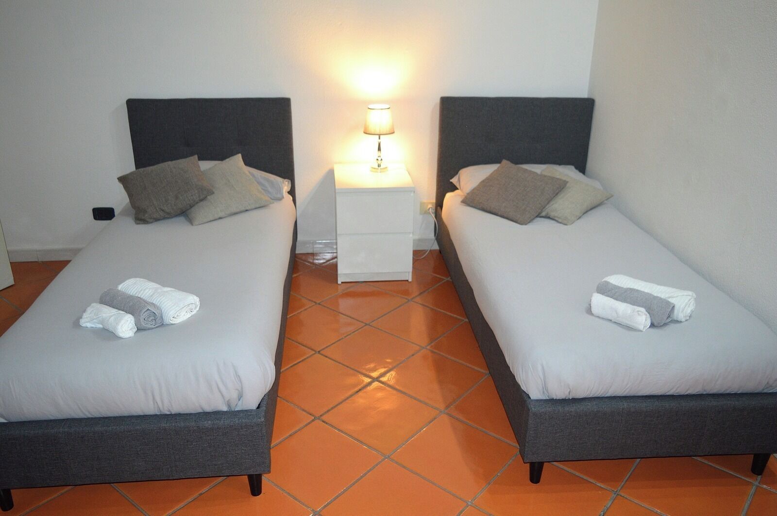Iron/ironing board, Internet, bed sheets