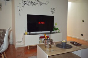 Interior - Spacious apartment near the port and station (Civitavecchia)